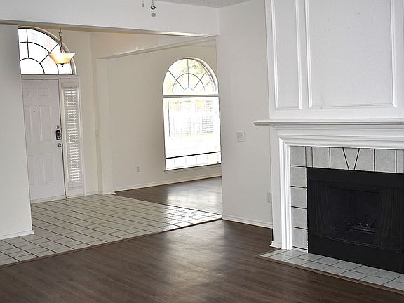 3rd image of 816 Buckeye Dr