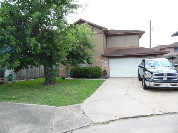 5 Dallas Ct, Angleton, TX 77515