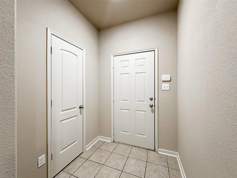 16771 Mammoth Springs Dr — Photo 4