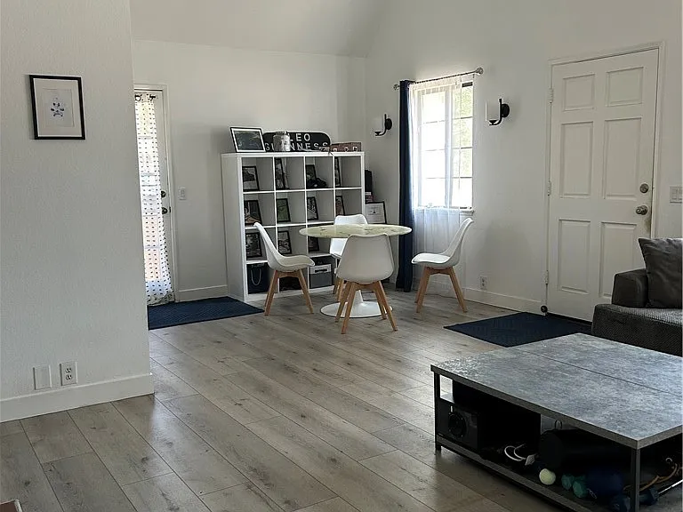 11300 Foothill Blvd #19 — Photo 2
