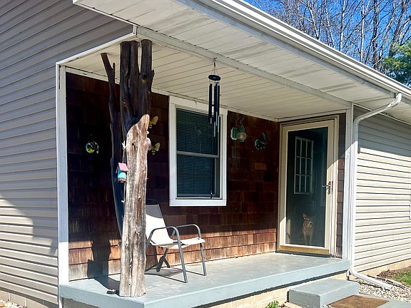 4th image of 2976 W Rose Hill Ln