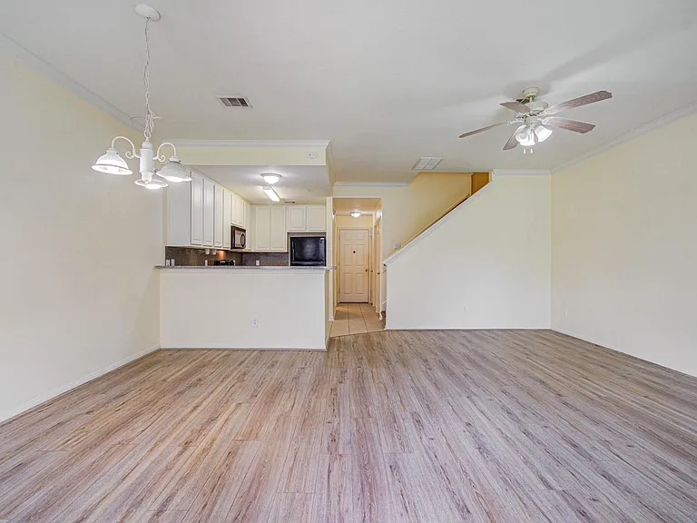 3815 Shire Valley Dr — Photo 3