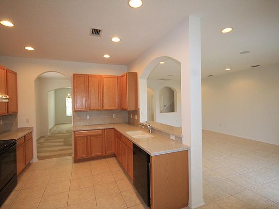 3rd image of 11430 Blue Lilac Ave