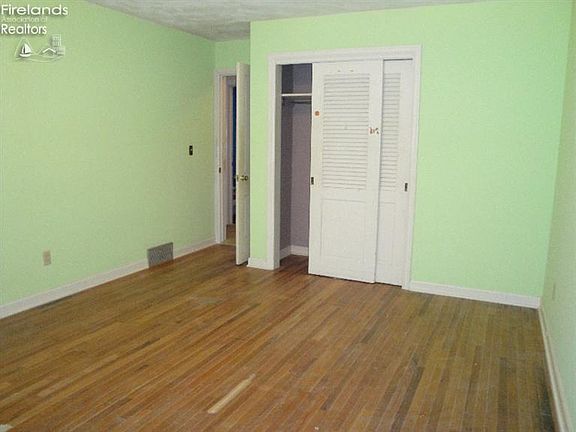 5th image of 2105 Elm Dr