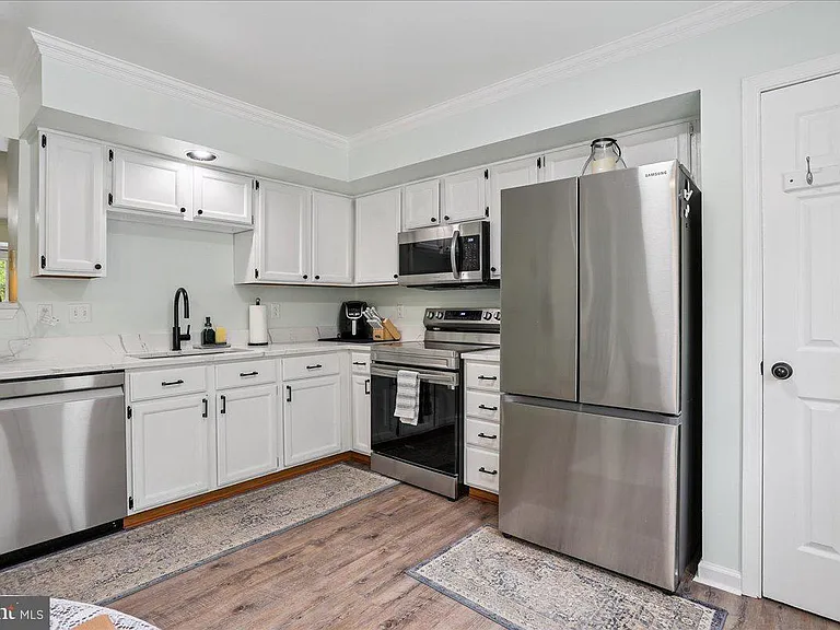 9781 Mock Orange Ct — Photo 8