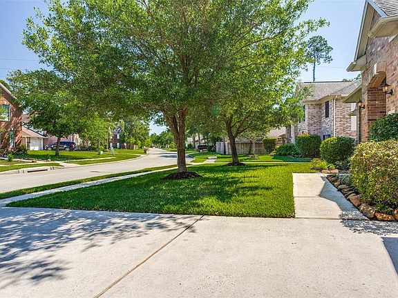 3rd image of 9211 Forest Creek Dr