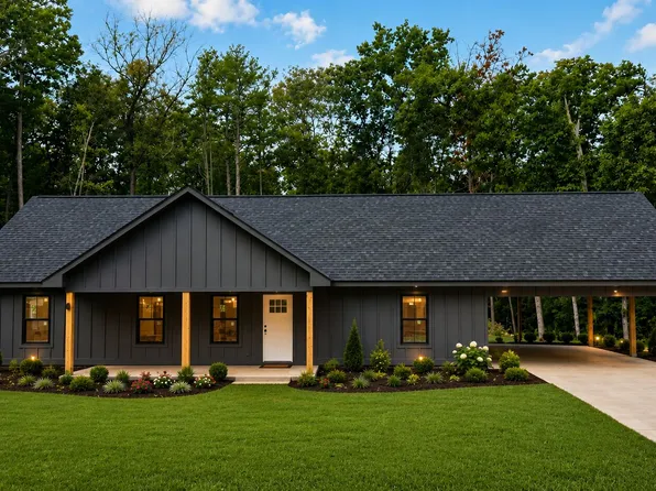 24 Brock Rd, Toccoa, GA 30577