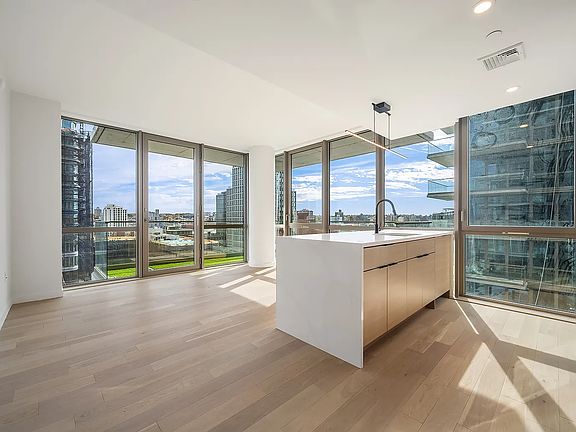 2nd image of 395 Carroll St #604