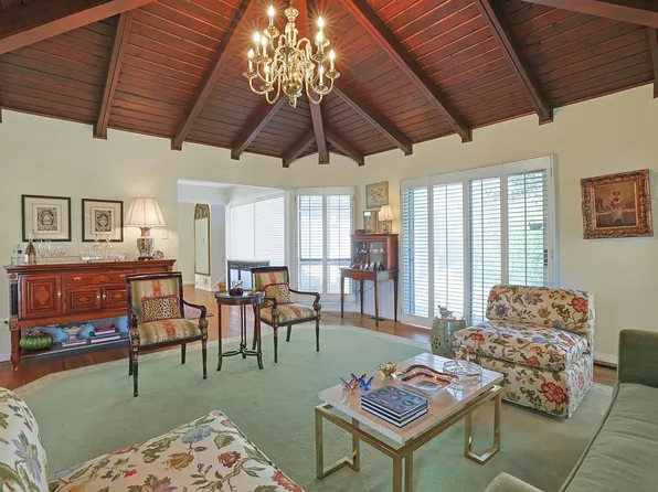 4525 Greystone Avenue image 9 of 24