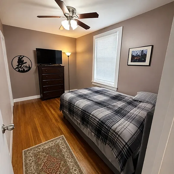 344 E 8th St #3 — Photo 9