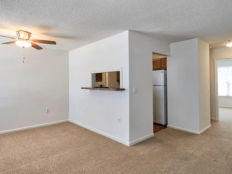 Bridgeport Apartments — Photo 20