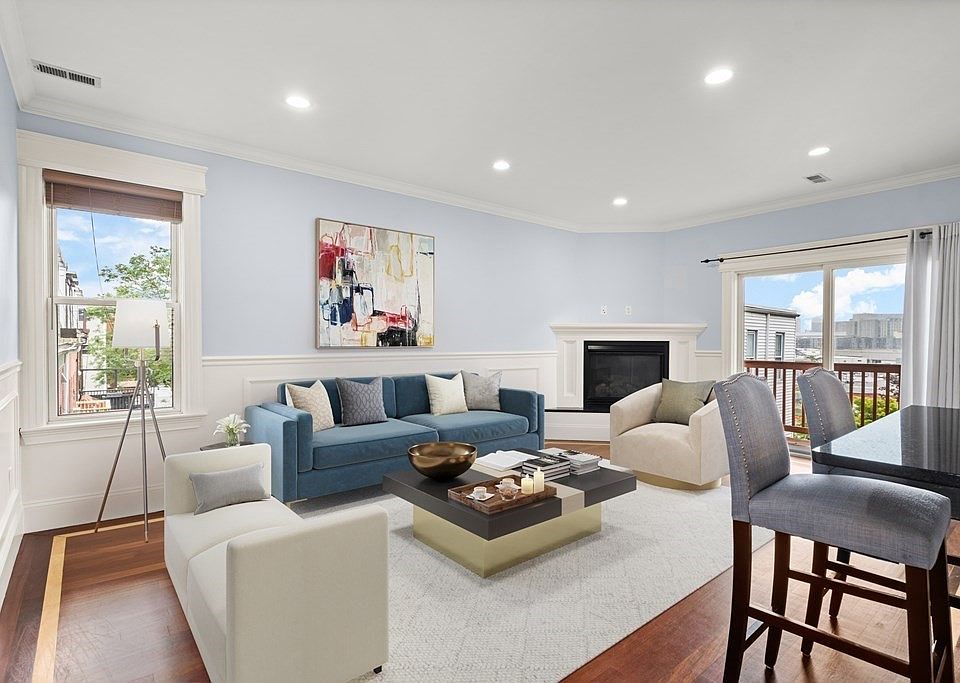 1st image of 472 East St #3
