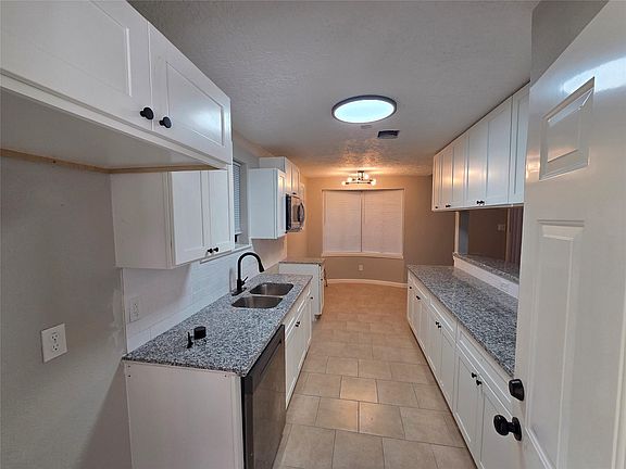 4th image of 10911 Sagecrest Ln