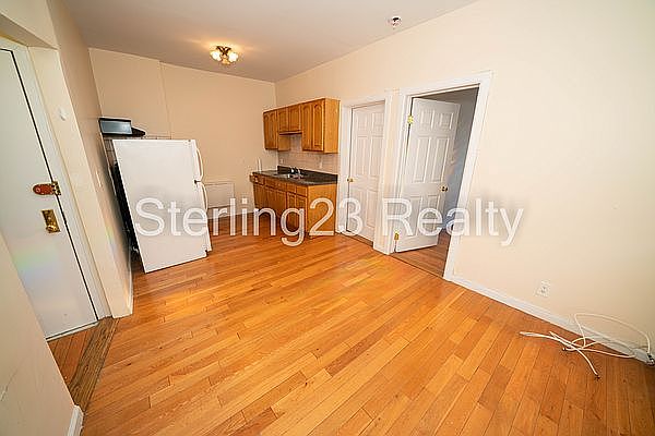1st image of 2306 29th Ave APT 3R