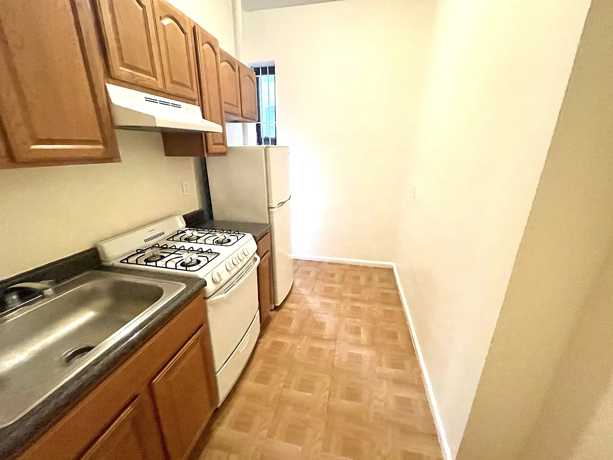 Building Photo - 612 W 137th St #44