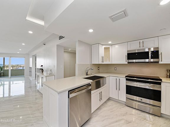 4th image of 3912 S Ocean Blvd Ph 1