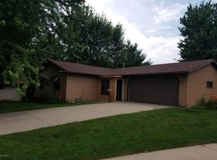 327 Helen Ct SW, Eyota, MN 55934