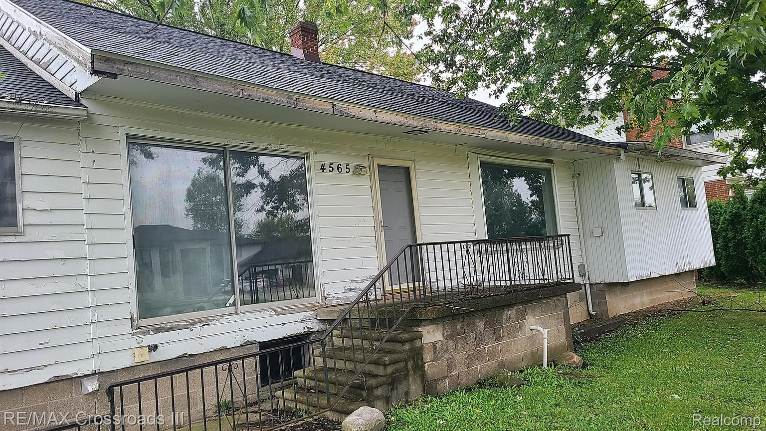 4565 Artley St photo 1