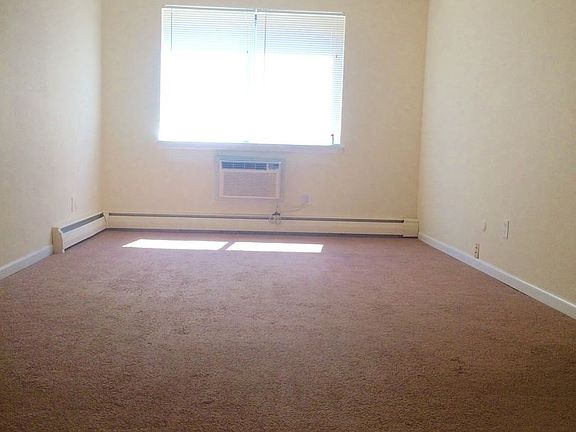 2nd image of 2619 N Oakland Ave APT 306