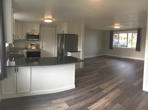 1747 SW 17th St, Redmond, OR 97756