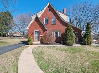 415 Parkview Dr, Pittsburgh, PA 15243