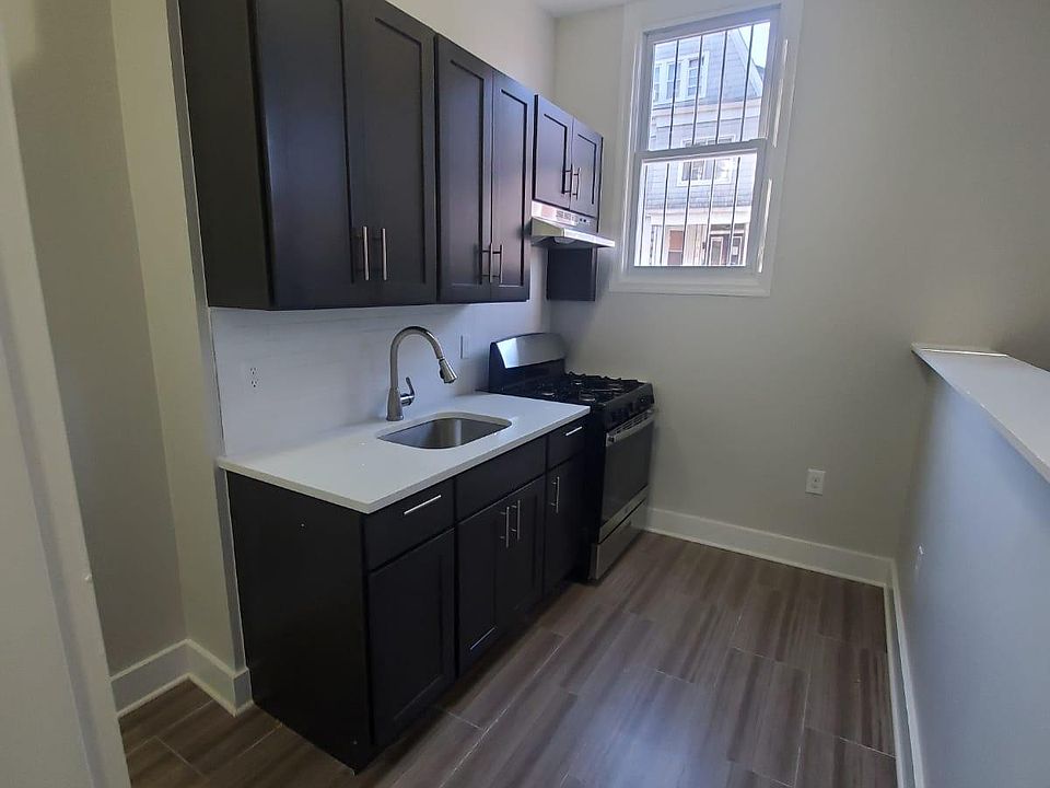 1st image of 236 N 18th St #1