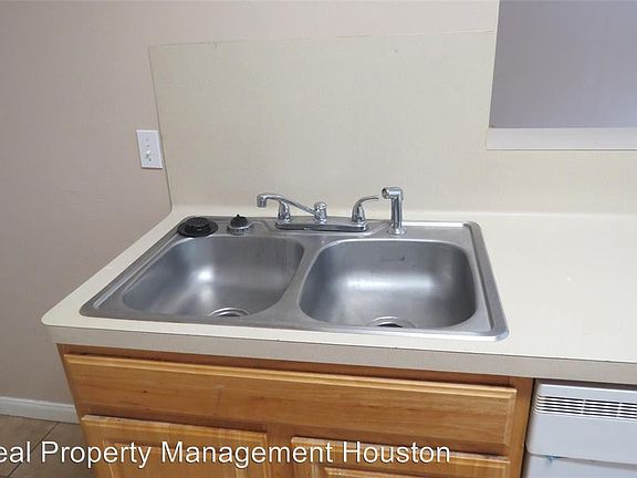 5th image of 11914 Chetman Dr APT B