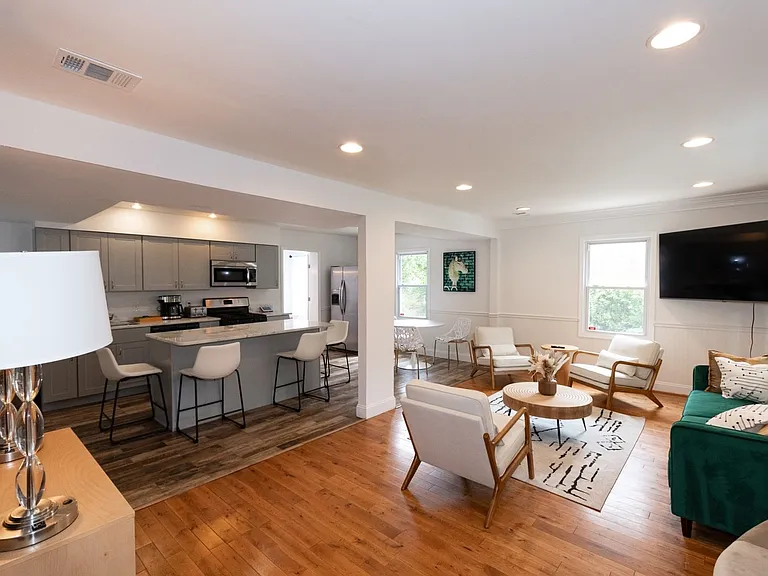 1012 E West Hwy — Photo 19