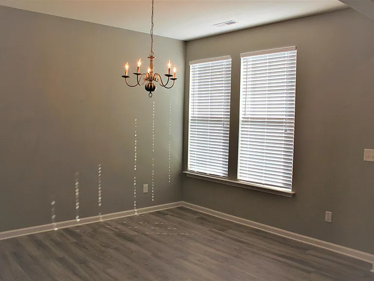 1084 Kenross Dr — Photo 4