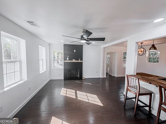 3rd image of 104 Halcyondale Rd