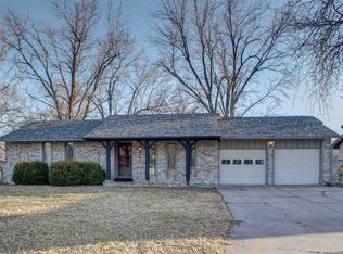 103 Willow Ln, Hesston, KS 67062