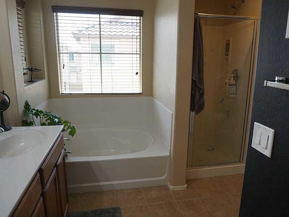 5th image of 2686 N 73rd Dr