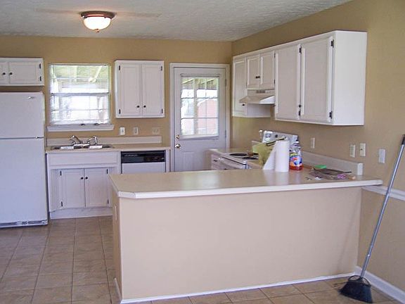 3rd image of 205 Vernon Traylor Dr