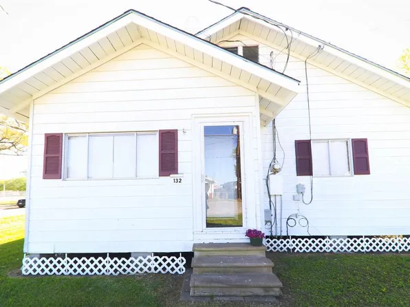 132 S 12th St, Nederland, TX 77627