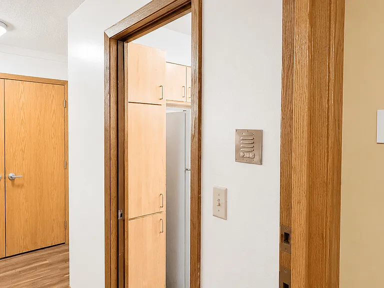 Rolling Hills Apartments — Photo 78