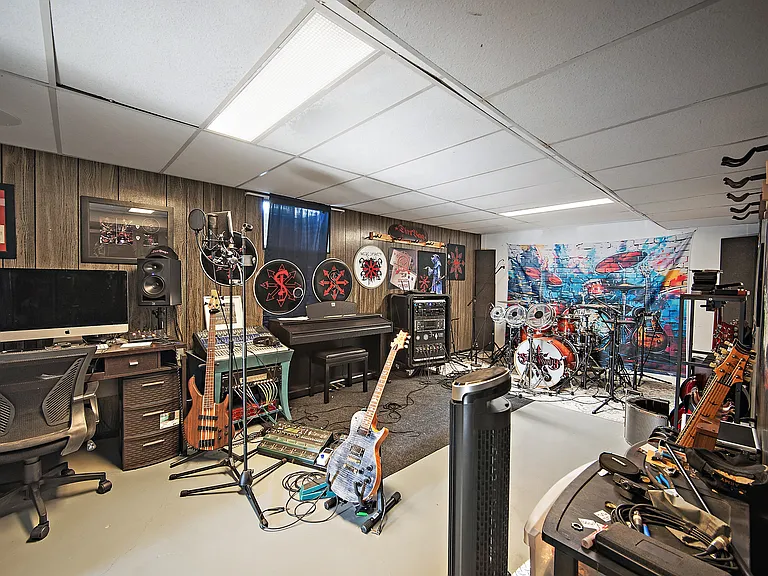 638 Dove Pl — Photo 32