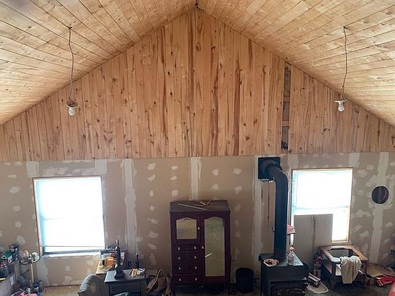 5th image of 340 Paula Ln