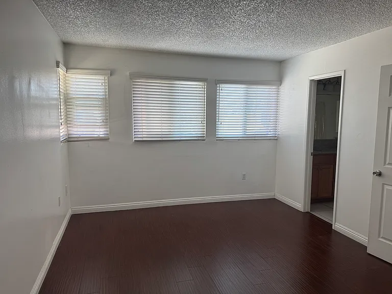 2707 Amanda St #A — Photo 10