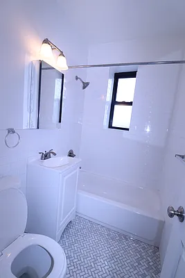 Rented by A&E Real Estate Management | media 7