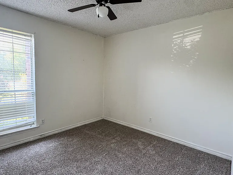 3016 Eastland Ave — Photo 16