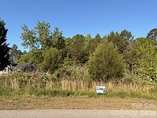 3rd image of 453 Sunset Pointe Dr