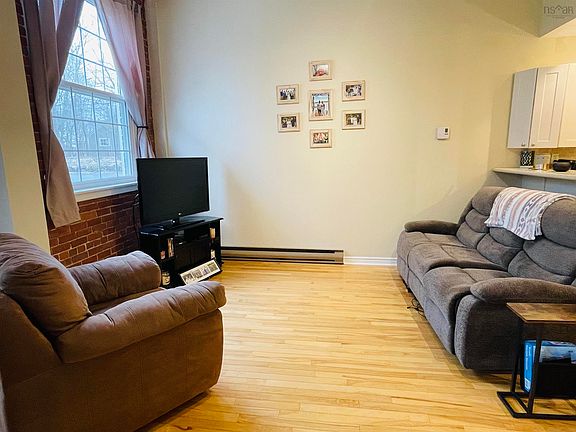 4th image of 215 King St Unit 204