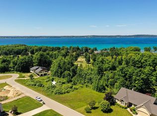 7791 Turnberry Cir, Williamsburg, MI 49690