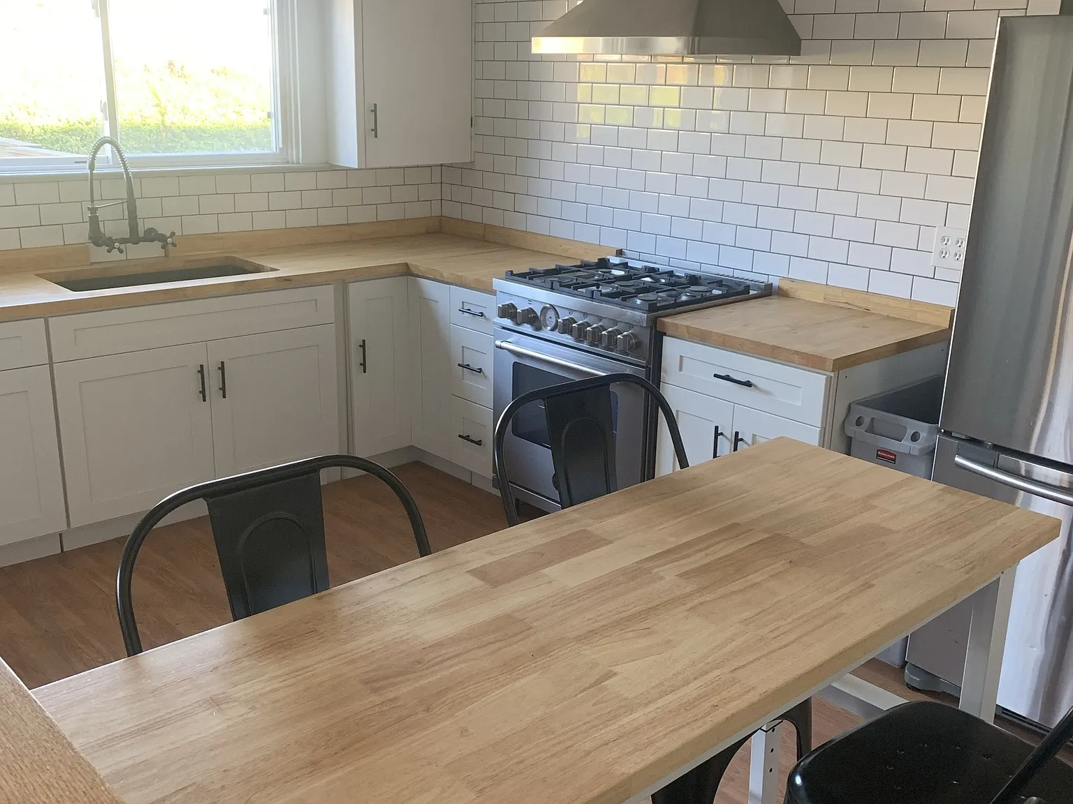 2 bed, 700 sqft, $3,800 — Photo 4