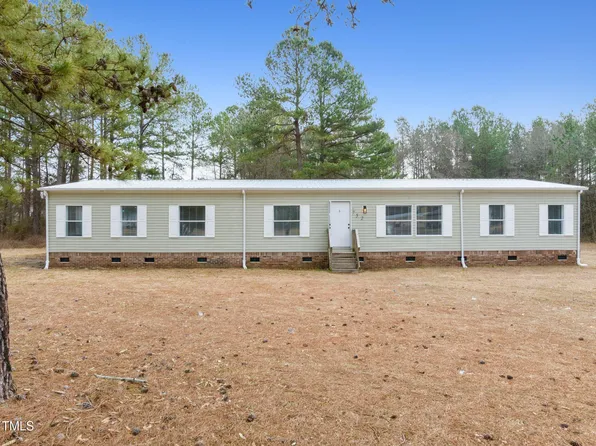 752 Dundee Cir, Raeford, NC 28376