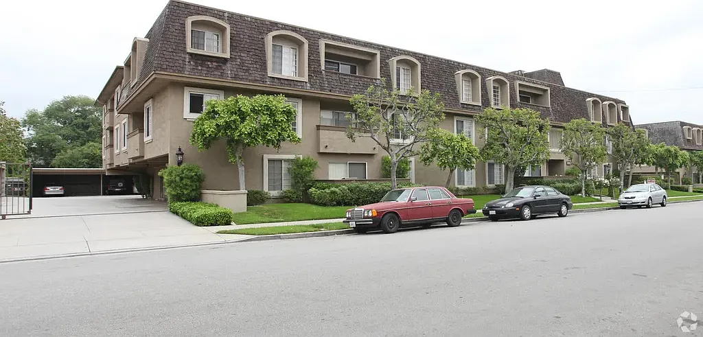 St Francis Court North - 1B — Photo 1