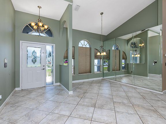 5th image of 1063 SW Alcantarra Boulevard