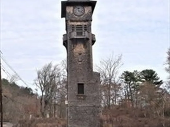 132-140 Washington St, Foxboro, MA 02035