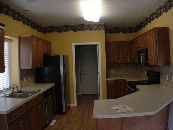2nd image of 15411 Saratoga St