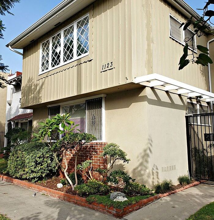 1st image of 1123 E 1st St #3GAR